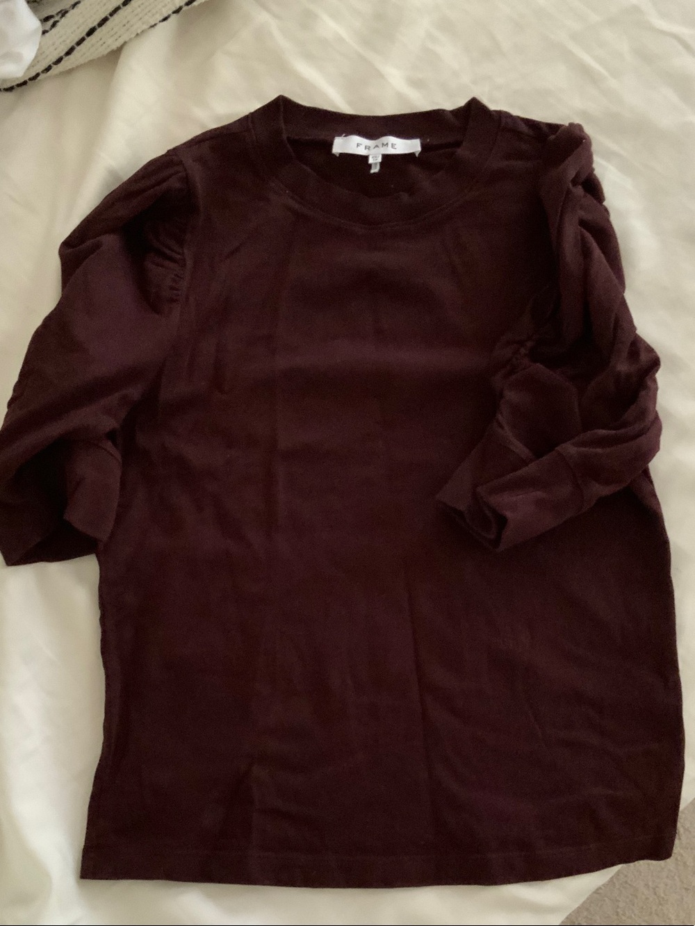 Frame Denim Puff Sleeve Crewneck Top in Plum